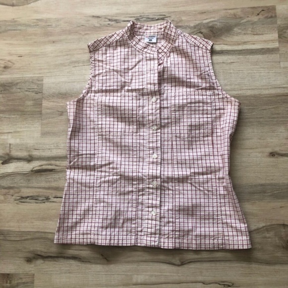 MASSIVE $10 SALE Sleeveless Sorel Button Up Top - Picture 1 of 6